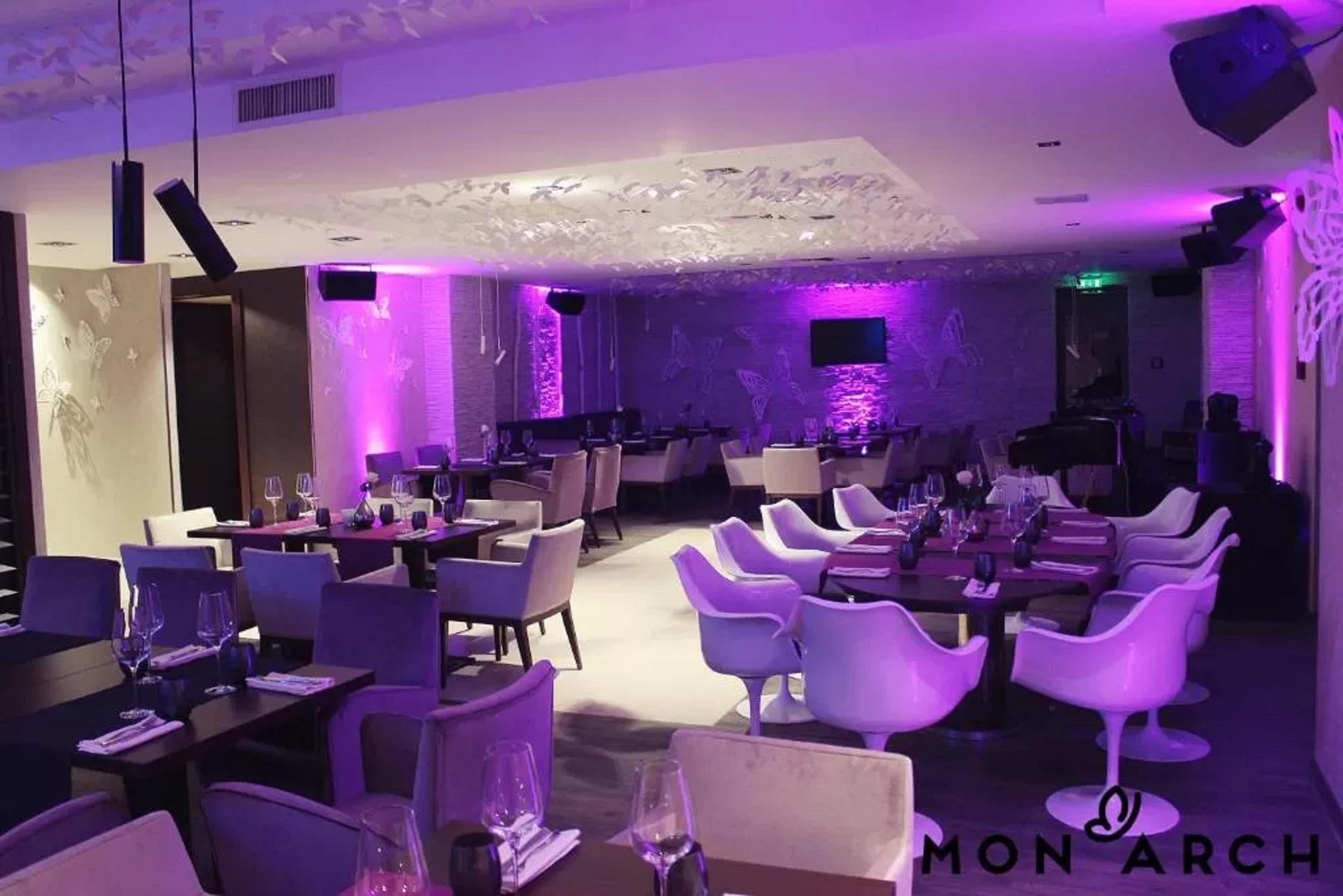 Hotel Ramada Pitesti Bagian luar foto