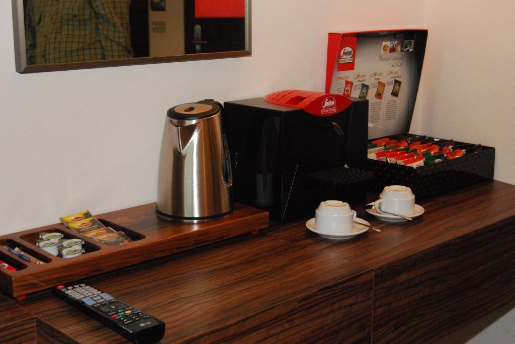 Hotel Ramada Pitesti Bagian luar foto