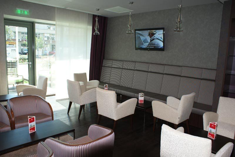 Hotel Ramada Pitesti Bagian luar foto
